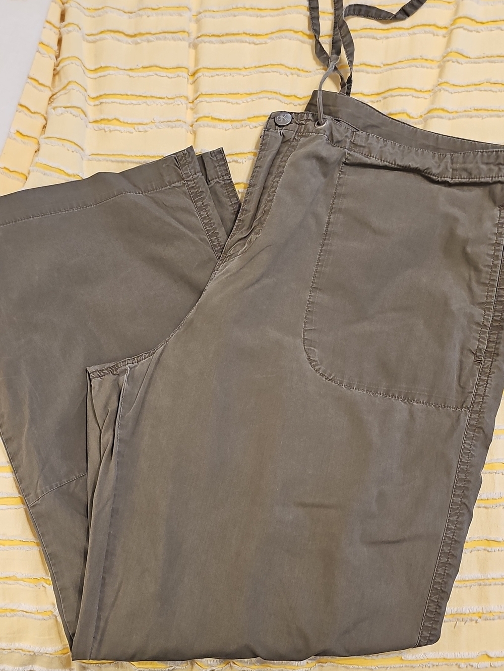 Calvin Klein Jeans Olive Green Cotton Pants - Picture 13 of 13